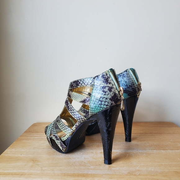 Chinese Laundry Snakeskin Heels - Picture 6 of 13